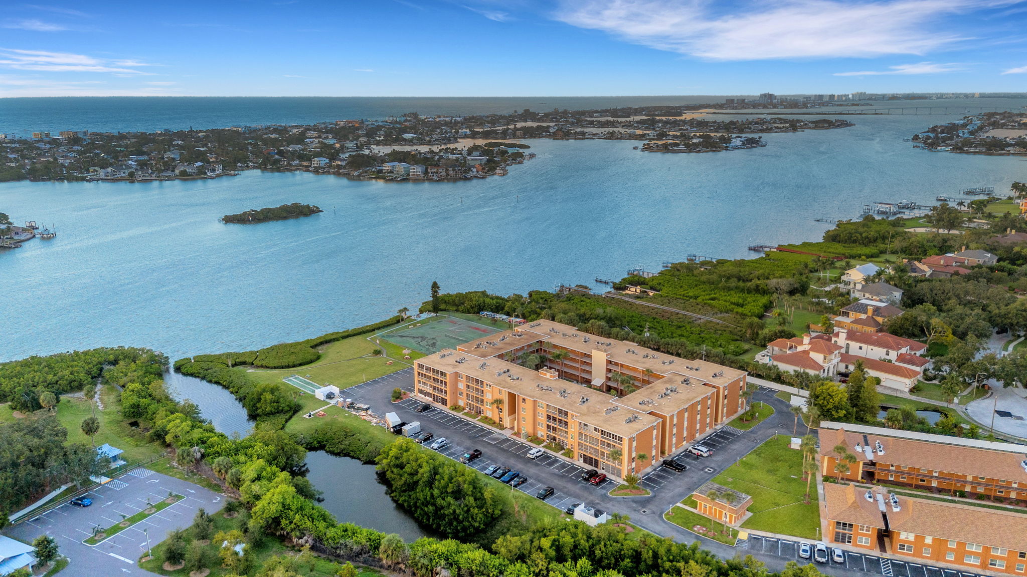 Is Waterfront Living Right for You? Tips for Renting a Condo in Florida