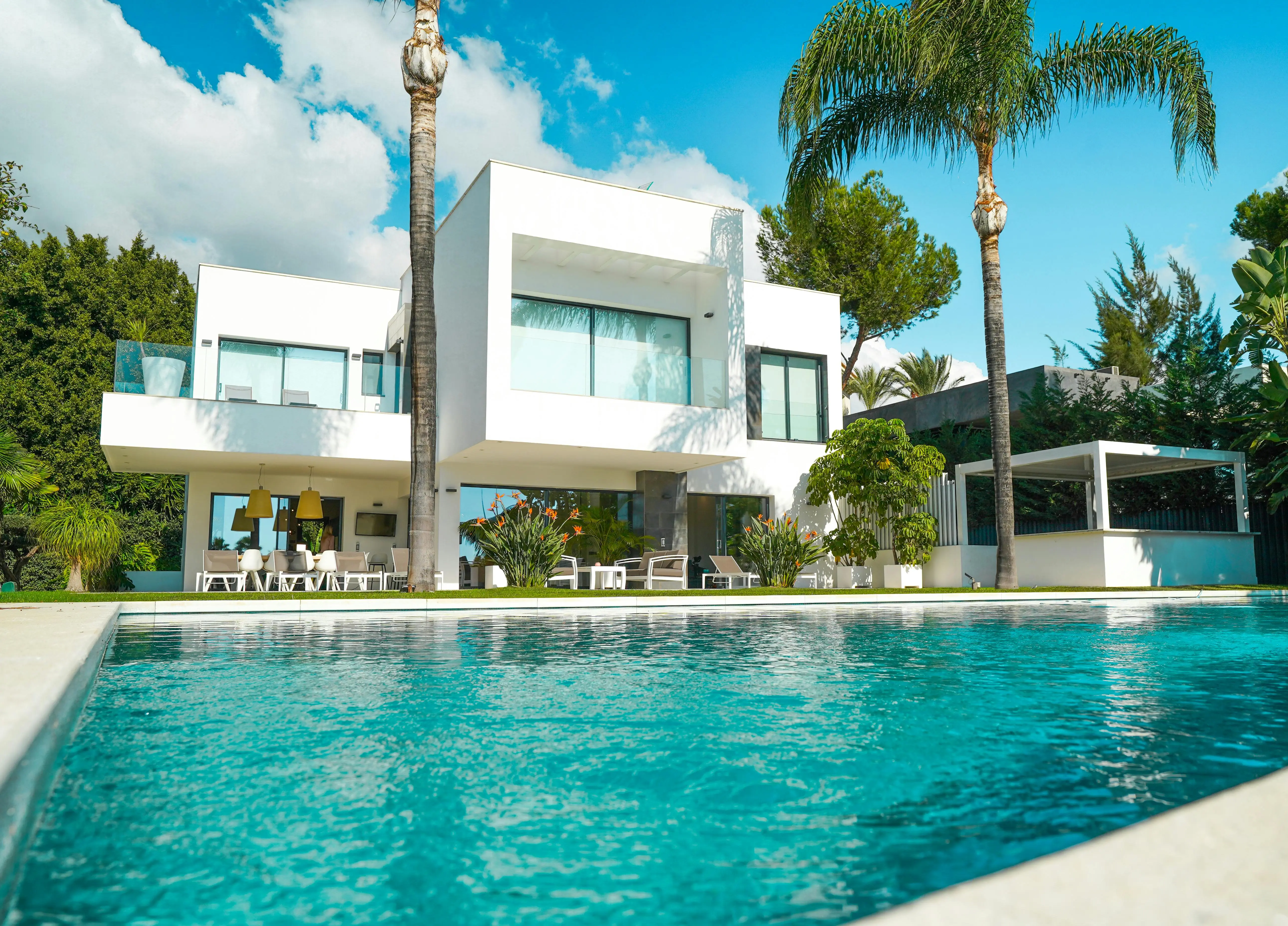 Luxury Real Estate in Florida Remains Resilient — 2025 Market Insights